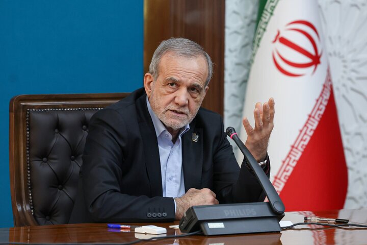 پزشکیان: دولت پای کار مردم است پزشکیان: دولت پای کار مردم است