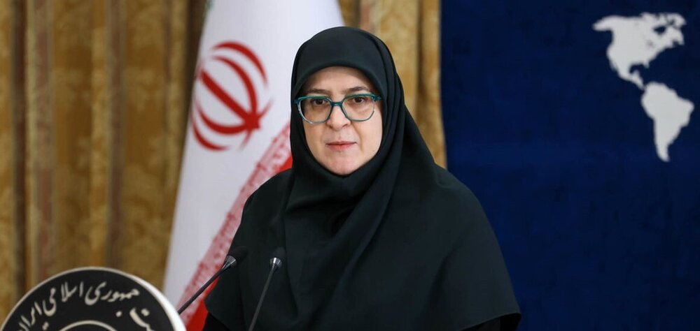 تأمین کالاهای اساسی با قدرت ادامه دارد/ بنزین به اندازه کافی ذخیره شده است