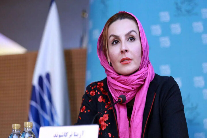 خانم بازیگر: بعضی ها را می بینم که از این جنگ ابراز خوشحالی میکنند... خانم بازیگر: بعضی ها را می بینم که از این جنگ ابراز خوشحالی میکنند...