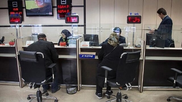 کارت‌های بانکی تاریخ گذشته به صورت خودکار تمدید می شوند | حقوق کارمندان و بازنشستگان به موقع پرداخت می‌شود | پرداخت سود سهام عدالت در دستور کار است