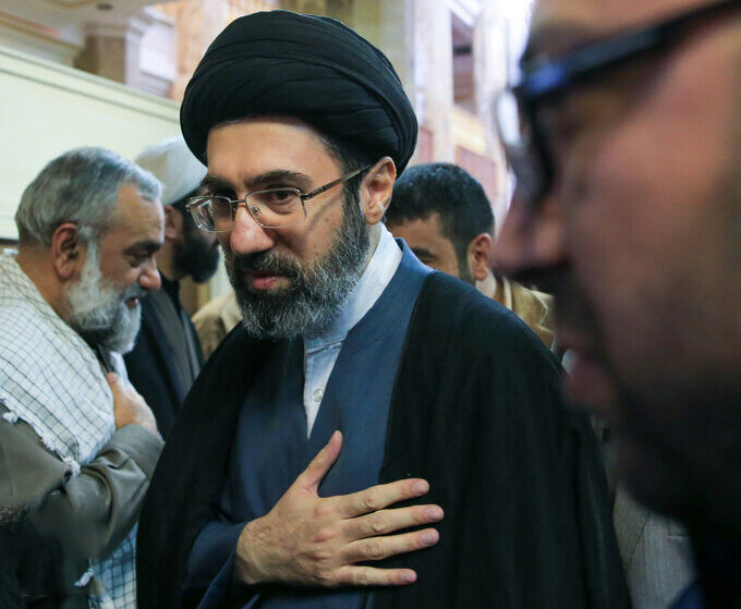 واکنش آقای کارگردان به انتخاب رهبر جدید واکنش آقای کارگردان به انتخاب رهبر جدید