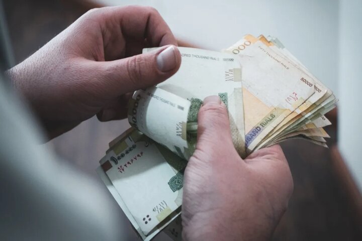 زمان ابلاغ دستمزد ۱۴۰۵ کارگران اعلام شد /این گروه از بازنشستگان وام گرفتند+ جزییات
