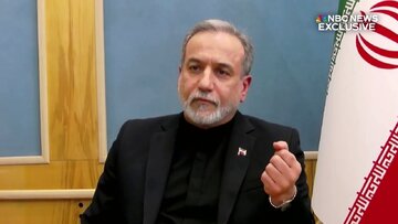 عراقچی: تنگه هرمز باز است / توقف کشتی‌ها به‌خاطر ترس شرکت‌های بیمه است