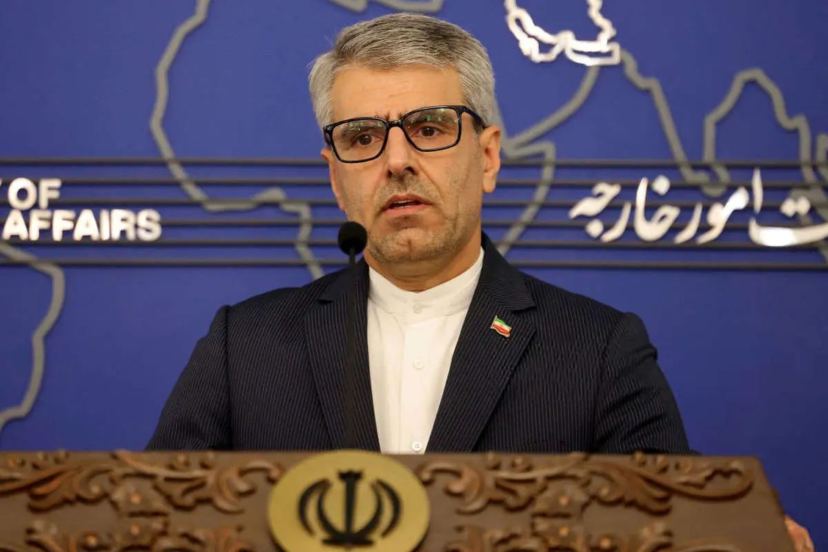 سخنگوی وزارت خارجه: پیشنهاد آمریکا از سوی ایران در حال بررسی است/ پس از جمعبندی، نقطه نظرات خود را به طرف پاکستانی منتقل میکنیم سخنگوی وزارت خارجه: پیشنهاد آمریکا از سوی ایران در حال بررسی است/ پس از جمعبندی، نقطه نظرات خود را به طرف پاکستانی منتقل میکنیم