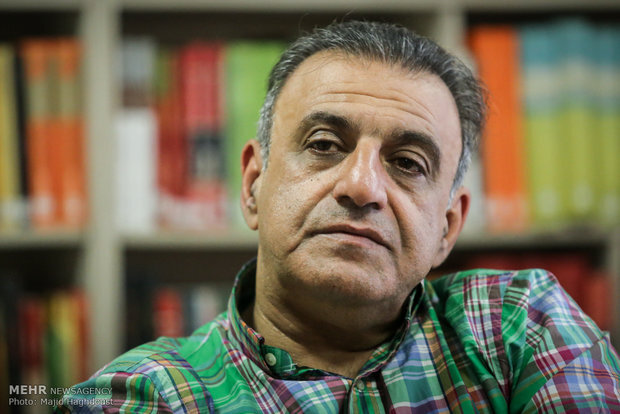 بازگشت به عصر قاجار با طعم کاغذ گران؛ قدرت خرید کتاب در خط پایان است؟/ وقتی ۲۵۰۰ فاکتور ناشر در نمایشگاه به  به ۲۵۰ فاکتور می‌رسد