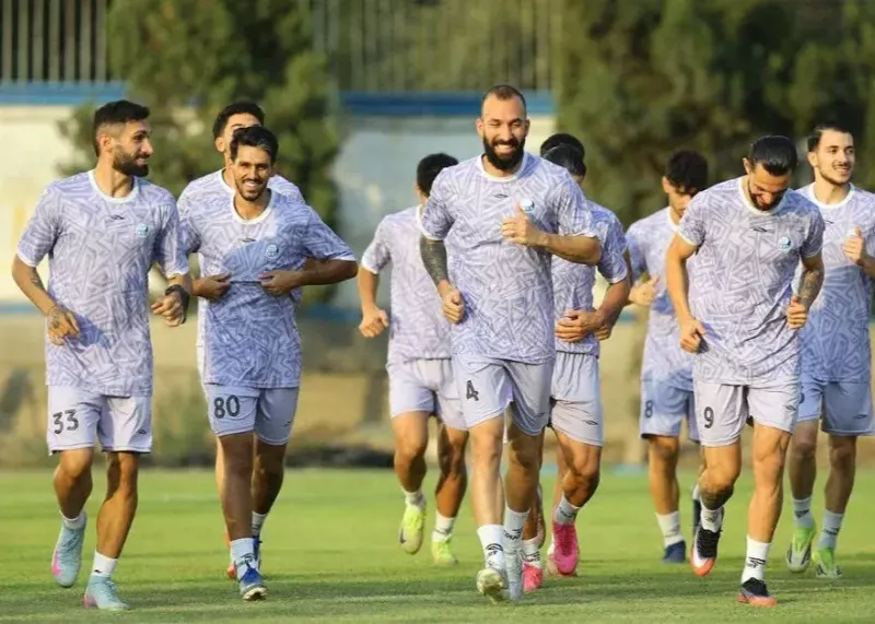 استقلال بدون تمرین راهی اراک می‌شود