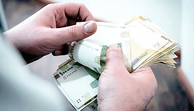 پرداخت حقوق کارکنان دولت تا پایان سال بدون اختلال ادامه دارد پرداخت حقوق کارکنان دولت تا پایان سال بدون اختلال ادامه دارد