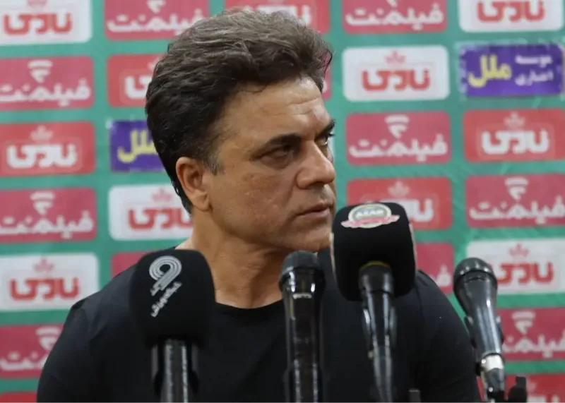 رضایی: داور باید گلر استقلال را اخراج میکرد رضایی: داور باید گلر استقلال را اخراج میکرد