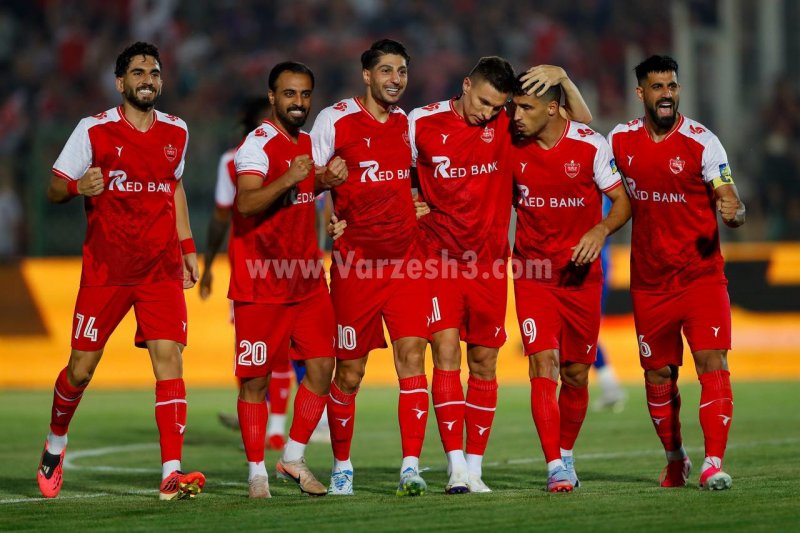در پرسپولیس هیچ ستارهای امنیت ندارد! در پرسپولیس هیچ ستارهای امنیت ندارد!