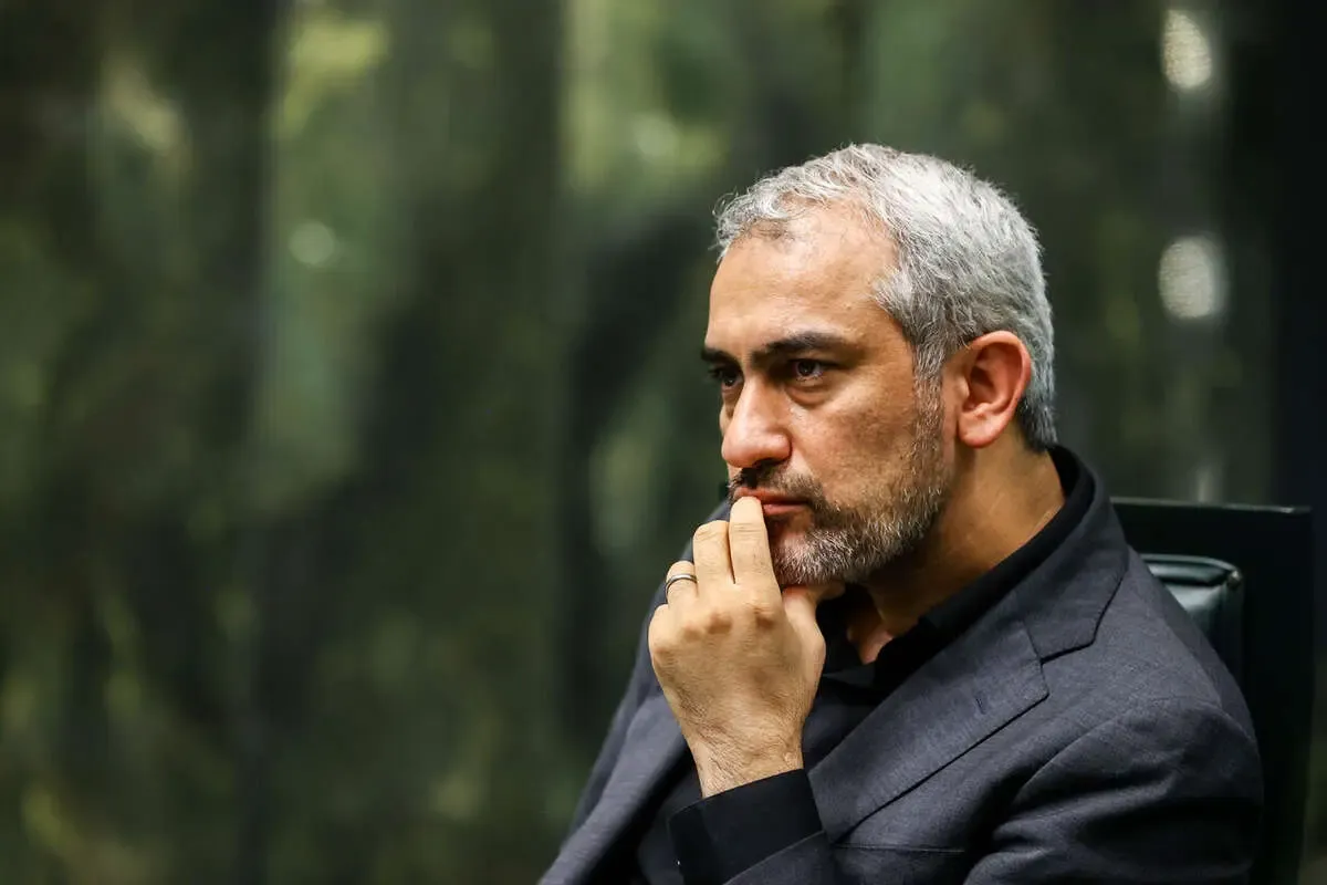 انتقاد شدید نماینده مجلس از وزیر اقتصاد / یک میلیون کالابرگ برای مردم، ۴۰۰ میلیون حقوق برای مدیران؟