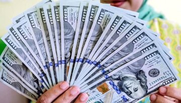 قیمت دلار و انواع ارزها در بازار ۱۷ شهریور ۱۴۰۵/ دلار ۱۳۰۰ تومان گران شد + جدول