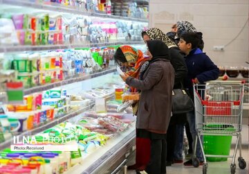 لبنیات گران شد؛ ماجرا چیست؟/ شیر نایلونی یا ماست دبه‌ای چند؟
