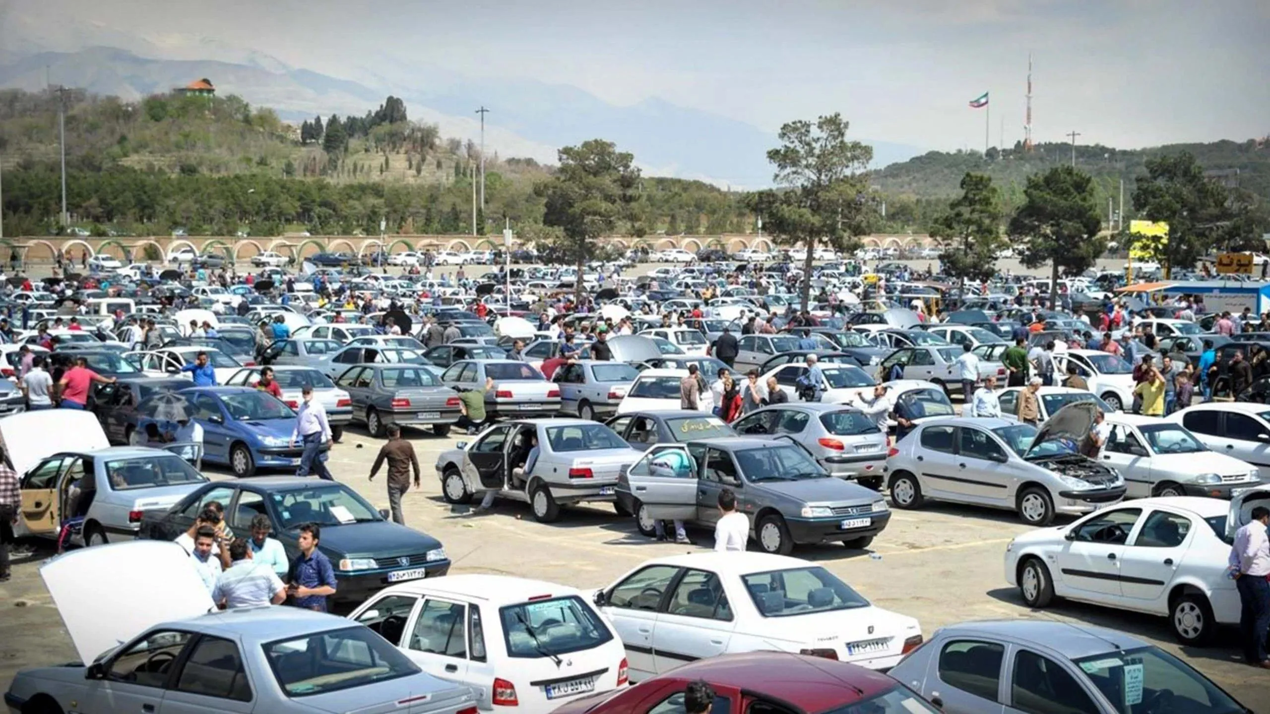 بازار خودرو دوباره گران شد؛ ارزانترین خودروها هم میلیاردی شدند بازار خودرو دوباره گران شد؛ ارزانترین خودروها هم میلیاردی شدند