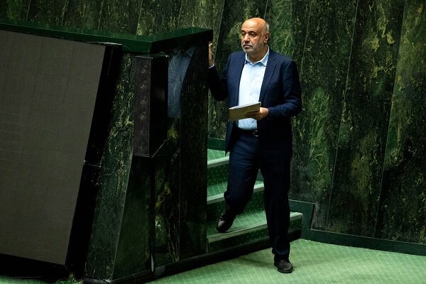 استیضاح وزیر کار، ترمیم دستمزد کارگران را بلاتکلیف گذاشت