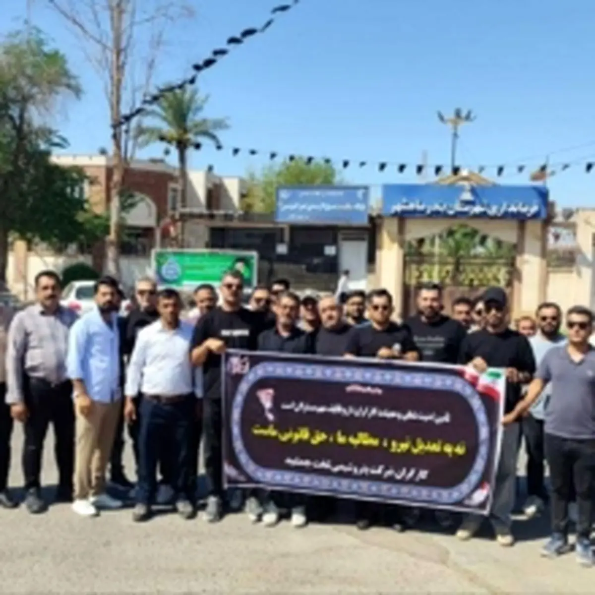 درخواست کارگران اخراجی پتروشیمی تخت جمشید برای بازگشت به کار/ مسئولان قول دادند اما عمل نکردند