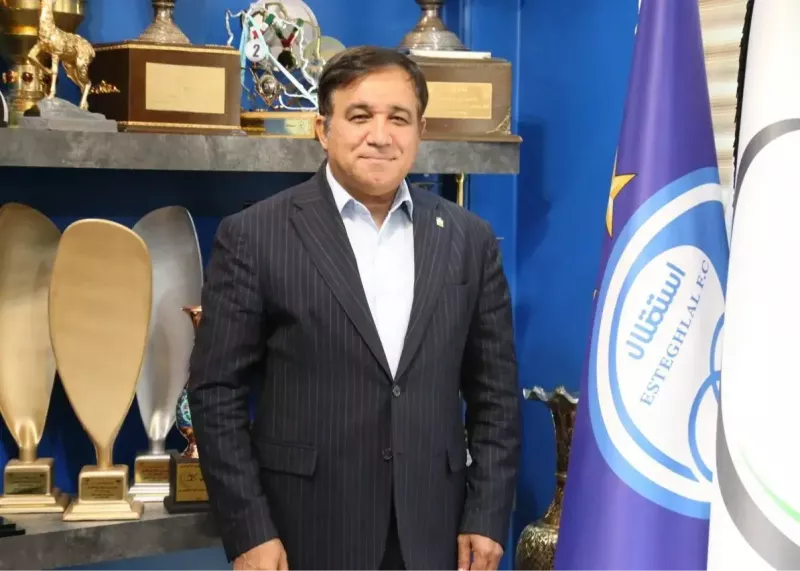 قرار بود دهم شهریور به استقلال جام قهرمانی بدهند قرار بود دهم شهریور به استقلال جام قهرمانی بدهند
