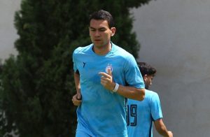 رستم آشورماتوف